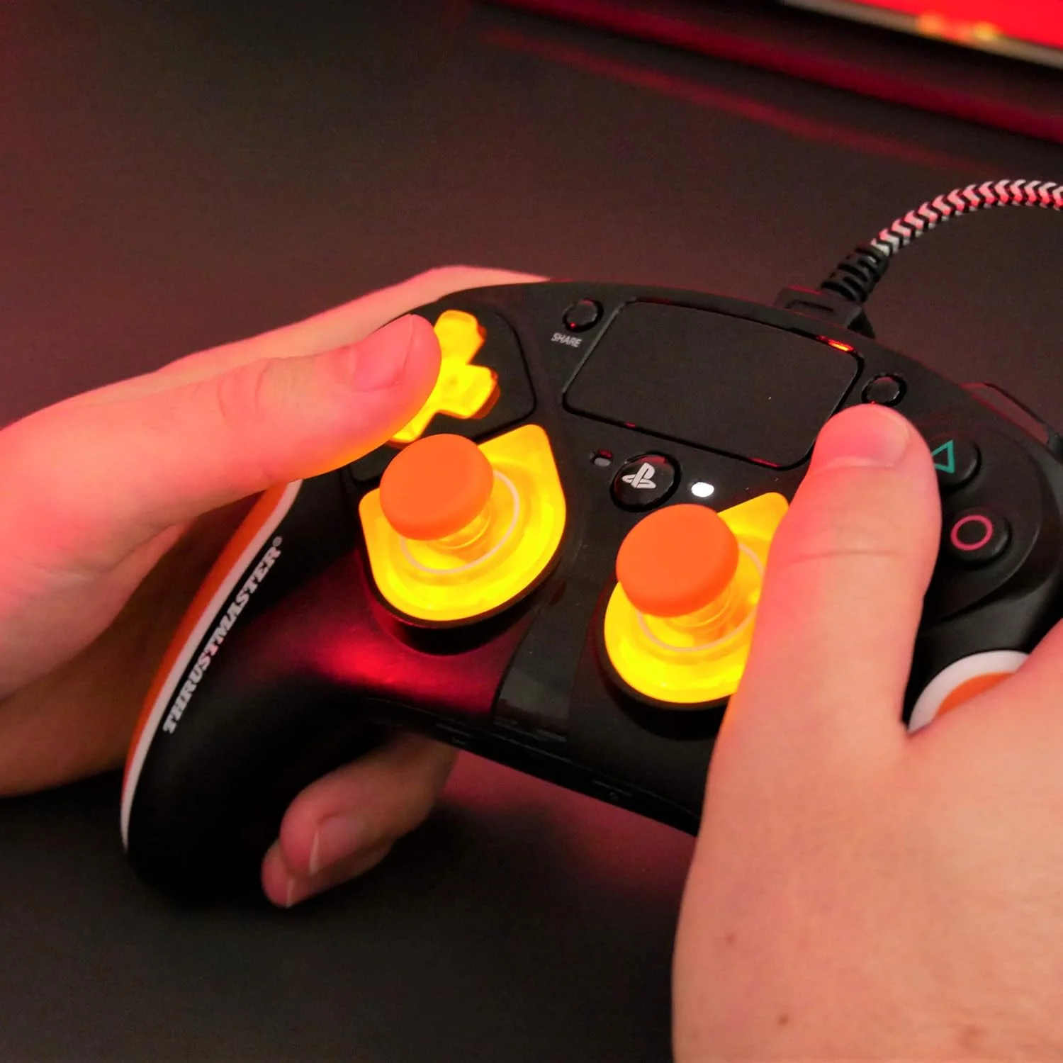دسته بازی Thrustmaster ESWAP S PRO CONTROLLER LED ORANGE CRYSTAL نسخه محدود، دارای مجوز رسمی برای Xbox Series X|S - انحصاری آمازون
