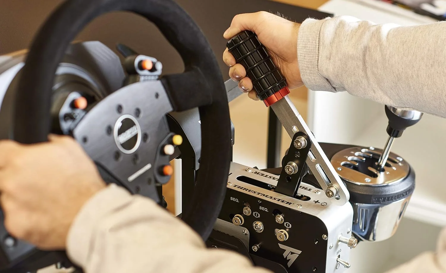 شیفتر ترتیبی و ترمز دستی Thrustmaster TSSH (سازگار با PS5، PS4، XBOX Series X/S، One، PC)