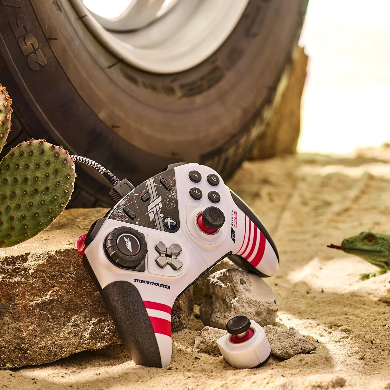 دسته بازی سیم دار Thrustmaster ESWAP XR PRO CONTROLLER FORZA HORIZON 5 EDITION، گیم پد ماژولار، ماژول فرمان مسابقه، رسمی FORZA HORIZON 5 و Xbox Series X|S، مینی استیک های دقیق، سوئیچ های تاکتیکی