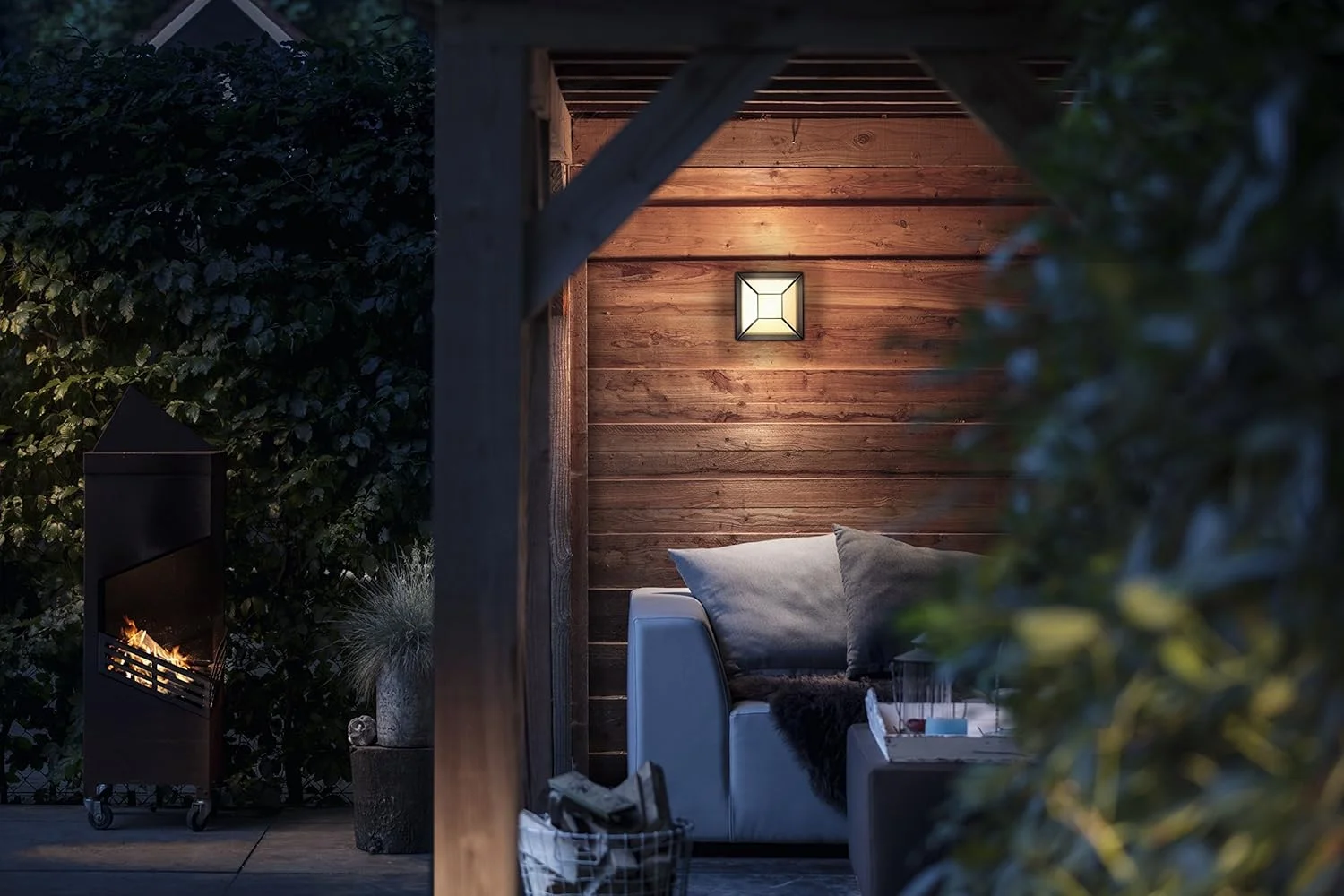 چراغ دیواری LED فیلیپس مدل myGarden، لامپ قابل تعویض، چراغ باغی، پلاستیک آلومینیومی، مشکی، 12 وات، 230 ولت چراغ دیواری LED فیلیپس مدل myGarden، لامپ قابل تعویض، چراغ باغی، پلاستیک آلومینیومی، مشکی، 12 وات، 230 ولت