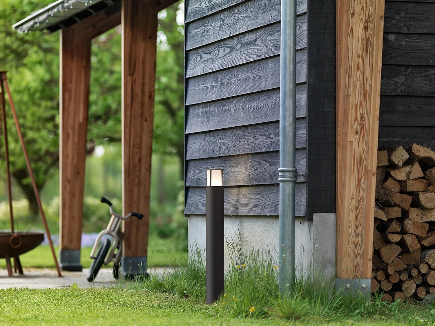 چراغ پایه دار LED بیرونی فیلیپس مدل myGarden Stock، 1 عدد LED یکپارچه 6 واتی، مشکی چراغ پایه دار LED بیرونی فیلیپس مدل myGarden Stock، 1 عدد LED یکپارچه 6 واتی، مشکی