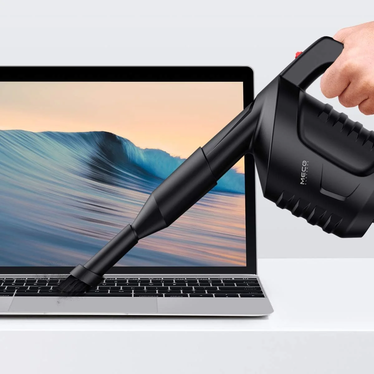 دمنده هوای فشرده MECO ELEVERDE با توان 550 وات، تمیز کننده دمنده هوا 2 سرعته برای گرد و غبار، شکاف ها، خرده ها، صفحه کلید، کامپیوتر، چاپگر، جایگزین هوای فشرده کنسروی برای تمیز کردن رایانه شخصی، مشکی