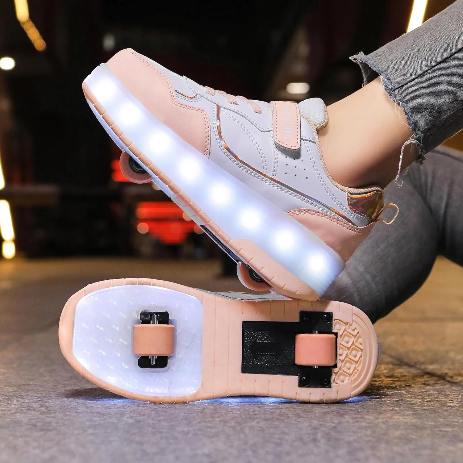 کفش‌های چراغ‌دار بچگانه YUNICUS، کتانی‌های فلاش LED با طرح عنکبوتی، شارژ USB برای پسران و دختران نوپا، بهترین هدیه برای تولد، روز شکرگزاری و کریسمس