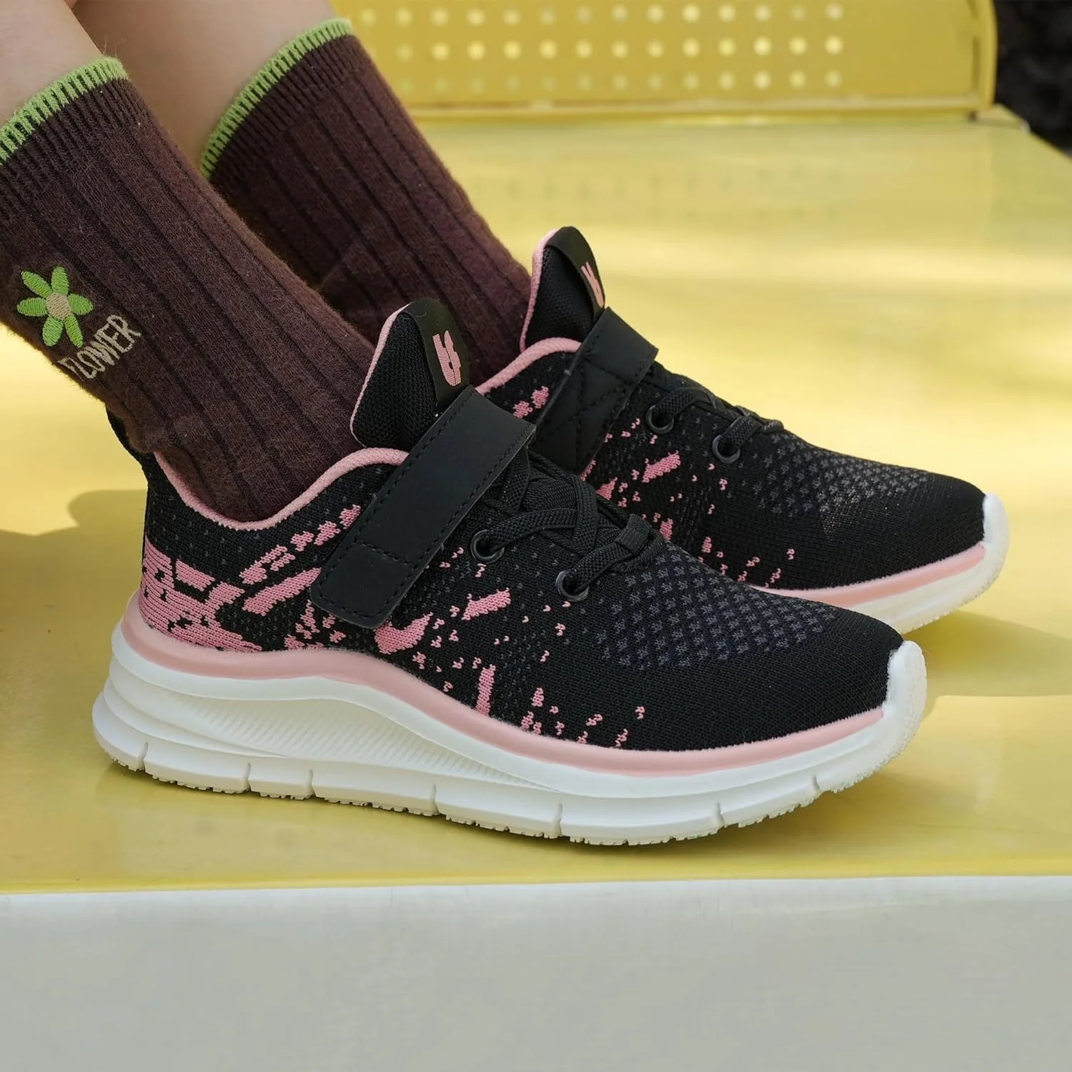 کفش ورزشی بچگانه توبفیس با بند چسبی و پشتیبانی از قوس پا، مناسب دویدن، تنیس و مدرسه، تنفس پذیر و مناسب برای پای صاف (کودک نوپا/کودک کوچک/کودک بزرگ)