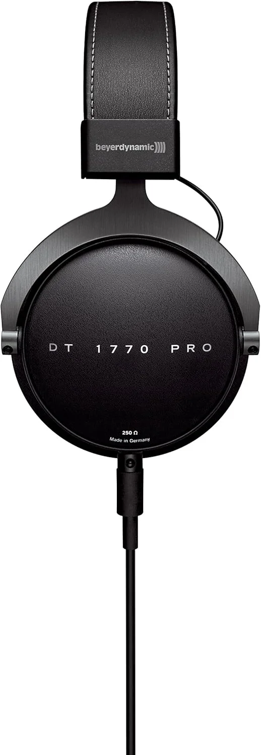 هدفون استودیویی پشت بسته بیرداینامیک DT 1770 Pro 250 اهم به همراه کیف سخت، اسپلیتر هدفون و محلول تمیز کننده هدفون استودیویی پشت بسته بیرداینامیک DT 1770 Pro 250 اهم به همراه کیف سخت، اسپلیتر هدفون و محلول تمیز کننده