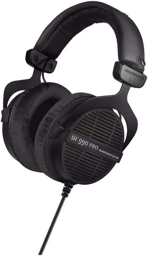 هدفون استودیویی بیرداینامیک DT 990 PRO (مشکی نینجا، نسخه محدود) همراه با کیف محافظ هارد شل (2 تکه) هدفون استودیویی بیرداینامیک DT 990 PRO (مشکی نینجا، نسخه محدود) همراه با کیف محافظ هارد شل (2 تکه)