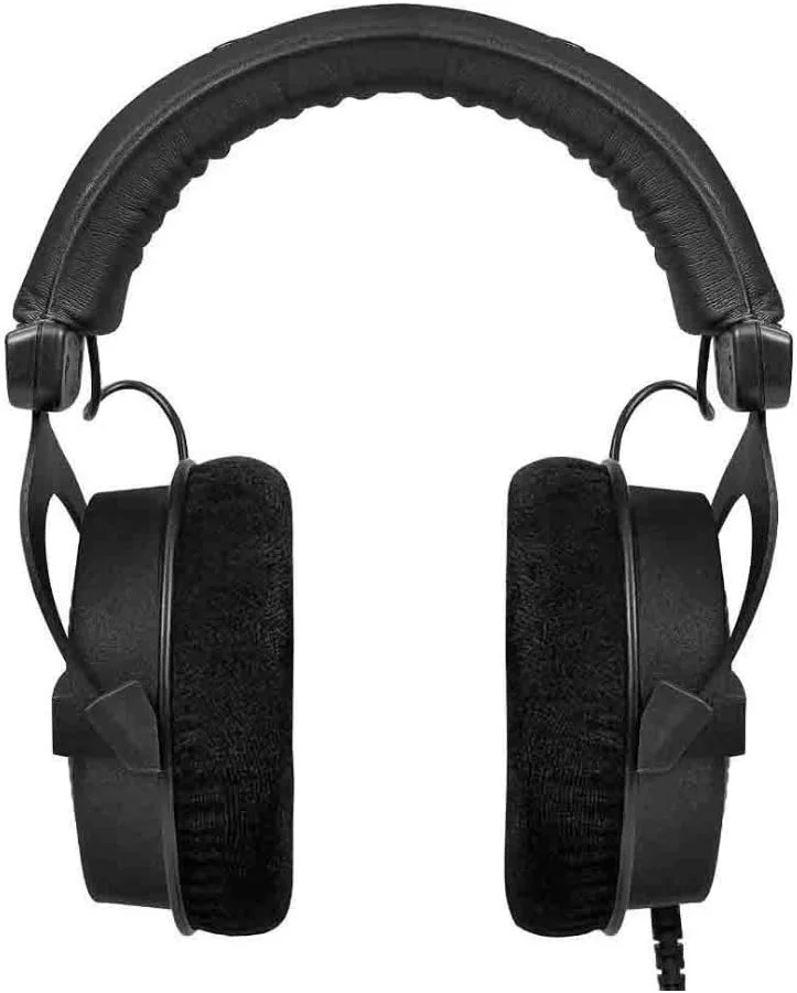 هدفون استودیویی بیرداینامیک DT 990 PRO (مشکی نینجا، نسخه محدود) همراه با کیف محافظ هارد شل (2 تکه) هدفون استودیویی بیرداینامیک DT 990 PRO (مشکی نینجا، نسخه محدود) همراه با کیف محافظ هارد شل (2 تکه)