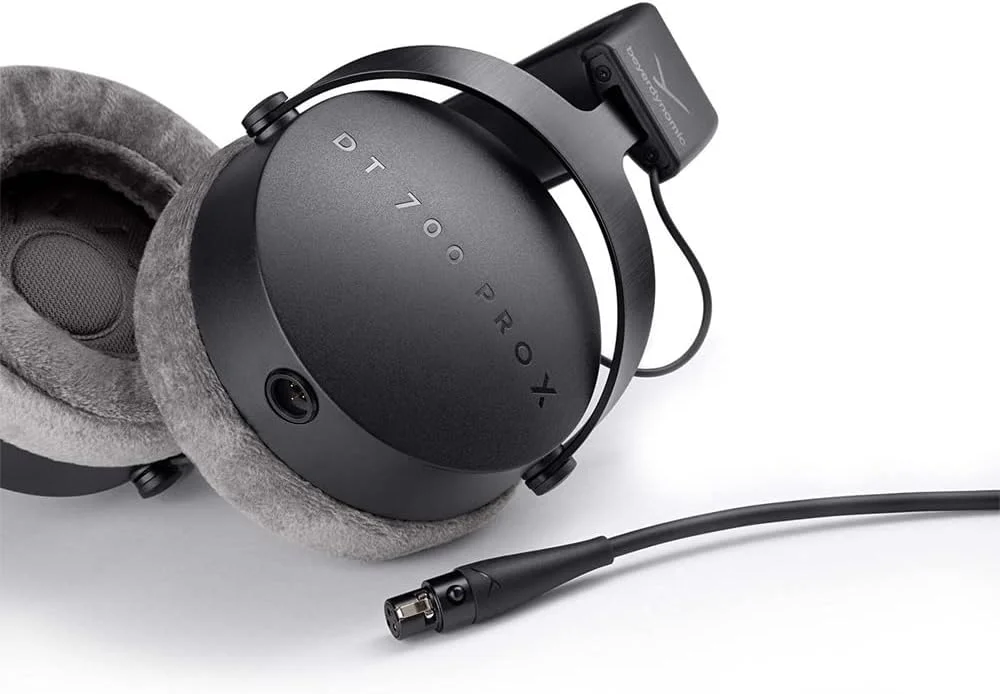 هدفون استودیویی پشت بسته بیرداینامیک 729906 DT 700 PRO X برای ضبط و مانیتورینگ به همراه بسته محافظت پیشرفته 1 ساله CPS هدفون استودیویی پشت بسته بیرداینامیک 729906 DT 700 PRO X برای ضبط و مانیتورینگ به همراه بسته محافظت پیشرفته 1 ساله CPS