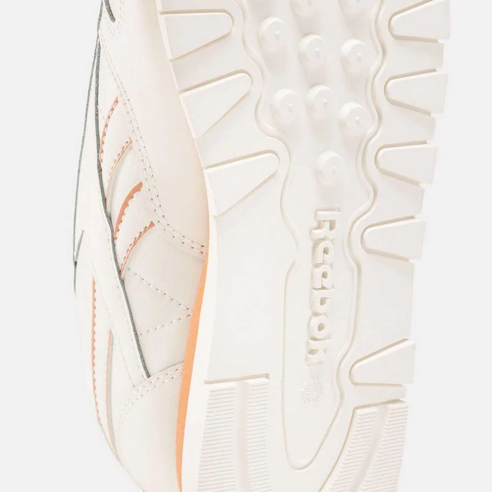 کفش ورزشی دخترانه ریباک مدل Classic Leather کفش ورزشی دخترانه ریباک مدل Classic Leather