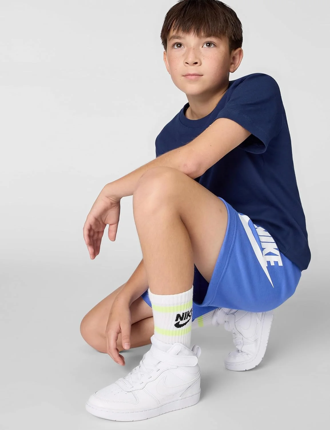 جوراب ساق بلند نایک Court Borough Mid 2 Bg مناسب برای کودکان و نوجوانان