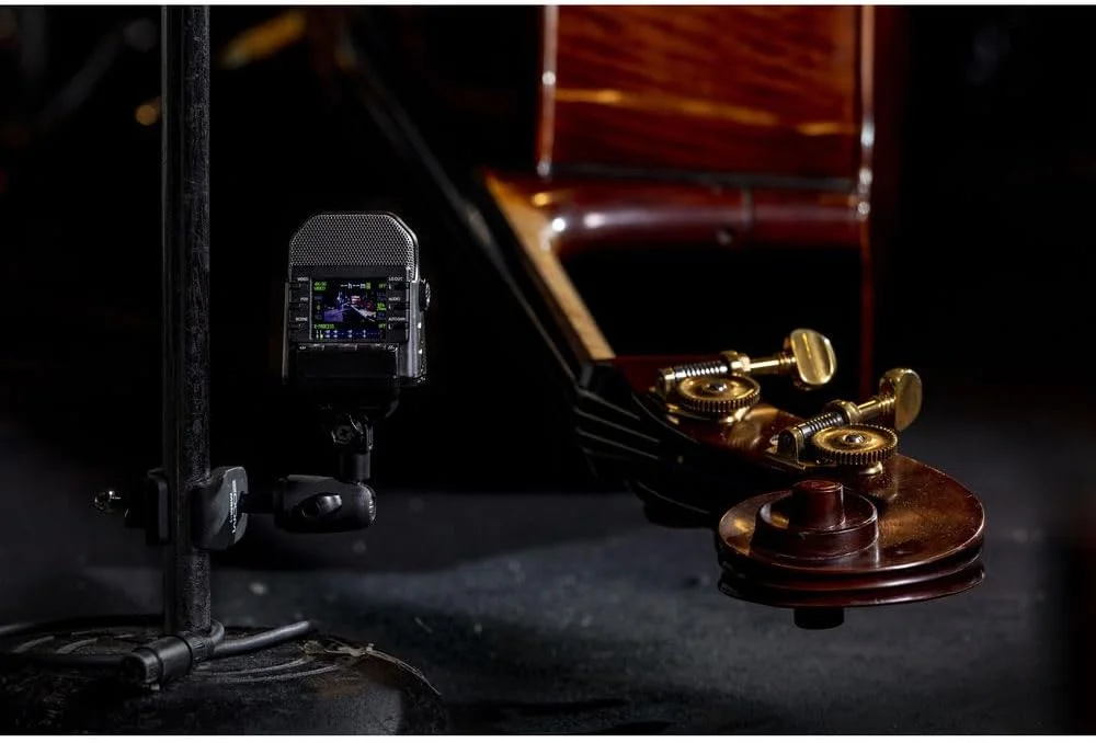 ضبط کننده ویدیویی دستی زوم Q2n-4K، ویدیوی 4K/30P UHD، اندازه جمع و جور، میکروفون های استریو، لنز با زاویه دید عریض، برای ضبط موسیقی، ویدیو، ویدیوهای یوتیوب، بسته نرم افزاری پخش زنده با لوازم جانبی ضبط کننده ویدیویی دستی زوم Q2n-4K، ویدیوی 4K/30P UHD، اندازه جمع و جور، میکروفون های استریو، لنز با زاویه دید عریض، برای ضبط موسیقی، ویدیو، ویدیوهای یوتیوب، بسته نرم افزاری پخش زنده با لوازم جانبی