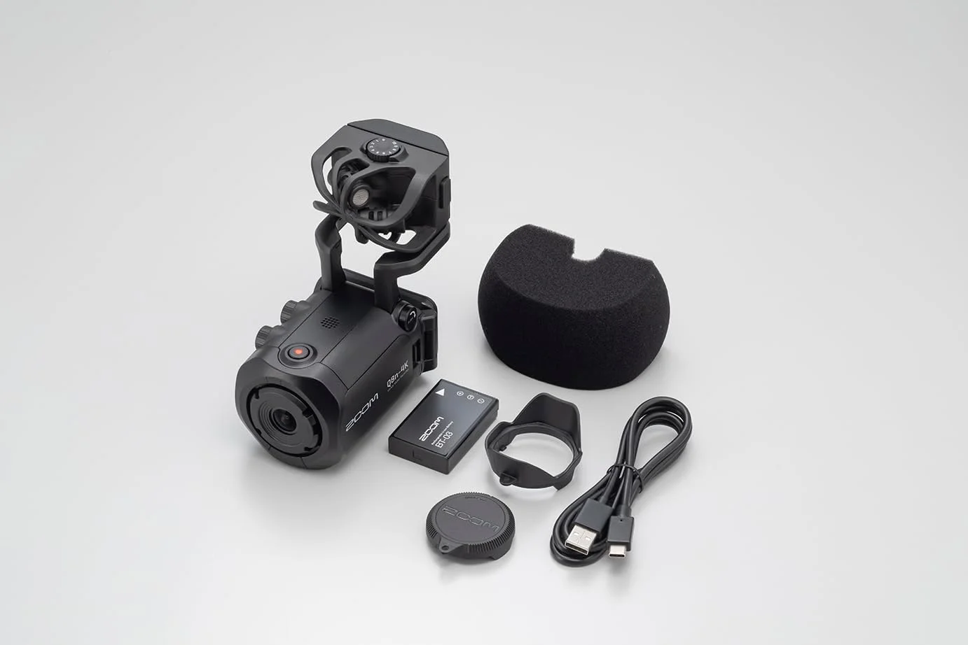 ضبط کننده ویدیویی دستی زوم مدل Q8n-4k، ویدیو 4K UHD، میکروفون های استریو به همراه دو ورودی XLR، ضبط صدای چهار کاناله، وب کم، برای ضبط و پخش موسیقی، پادکست و موارد دیگر ضبط کننده ویدیویی دستی زوم مدل Q8n-4k، ویدیو 4K UHD، میکروفون های استریو به همراه دو ورودی XLR، ضبط صدای چهار کاناله، وب کم، برای ضبط و پخش موسیقی، پادکست و موارد دیگر