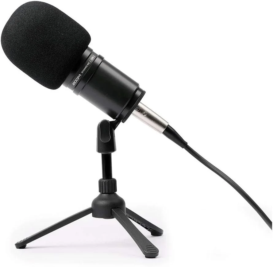 دستگاه ضبط پادکست چند مسیره قابل حمل زوم مدل PodTrak P4 + میکروفون زوم M-1 + هدفون + بادگیر + کابل XLR + پایه رومیزی + پارچه تمیز کننده - بسته میکروفون پادکستینگ 1 نفره