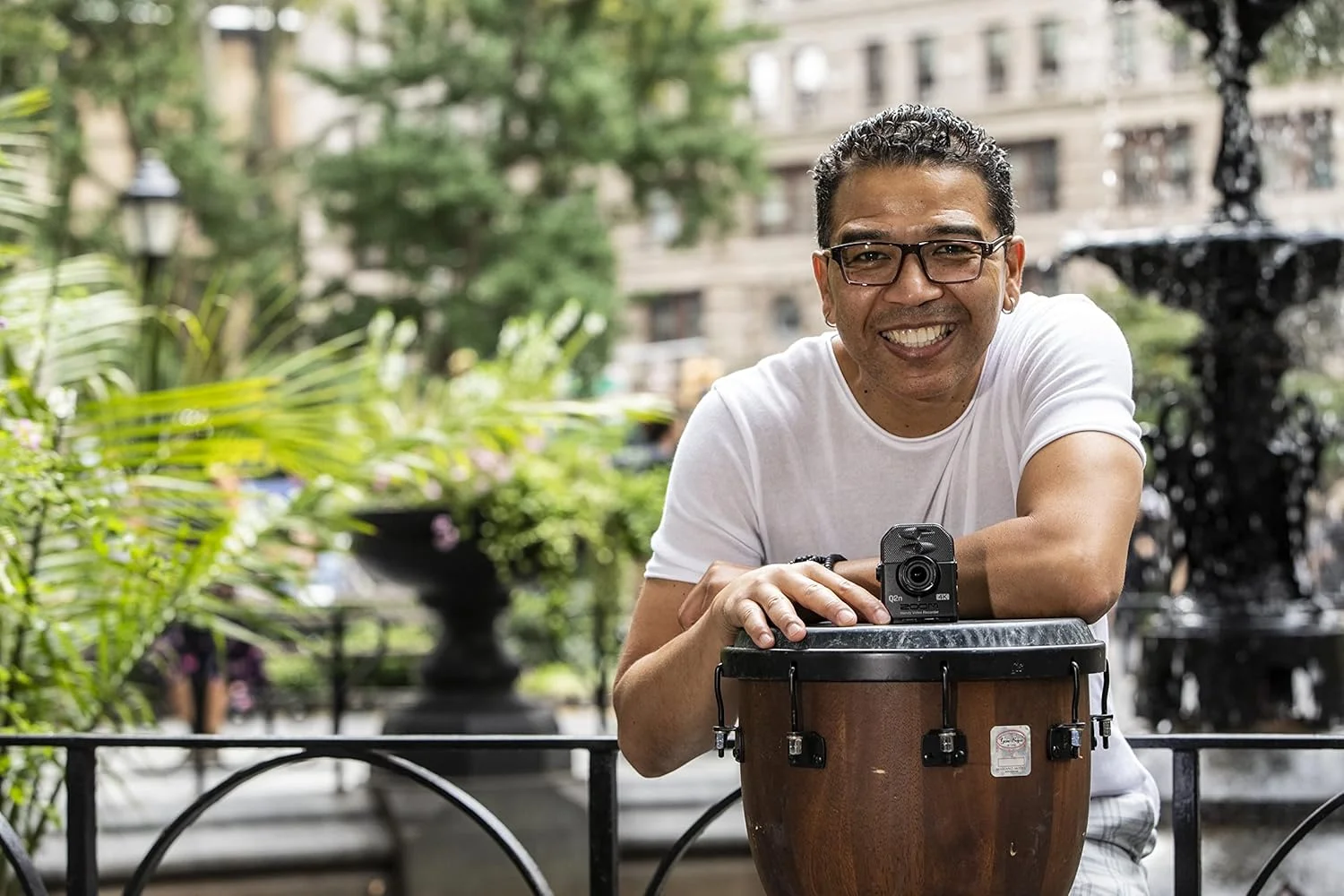 زوم - Q2n-4K - ضبط کننده ویدئو 4K/30P، اندازه جمع و جور، میکروفون های استریو، لنز واید، برای ضبط موسیقی، ویدیوها، ویدیوهای یوتیوب، پخش زنده