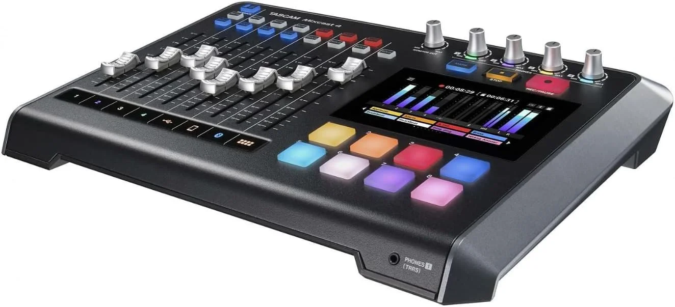 میکسر استودیویی پادکست Tascam Mixcast 4 با ضبط کننده داخلی/ رابط صوتی USB میکسر استودیویی پادکست Tascam Mixcast 4 با ضبط کننده داخلی/ رابط صوتی USB