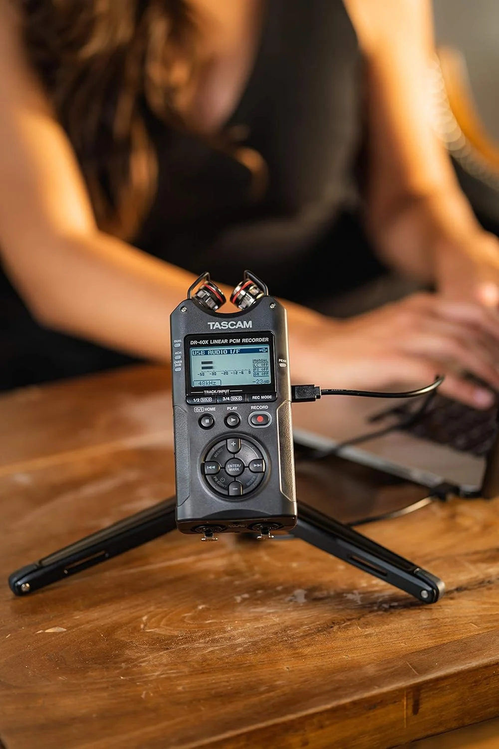 ضبط کننده صدای 4 کاناله قابل حمل Tascam DR-40X ضبط کننده صدای 4 کاناله قابل حمل Tascam DR-40X