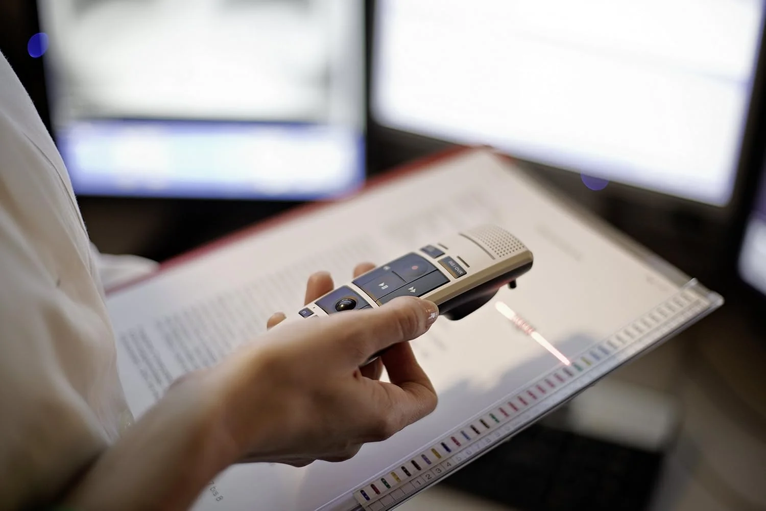 میکروفون دیکته USB Philips LFH3200 SpeechMike، میکروفون دقیق با کنترل دکمه فشاری