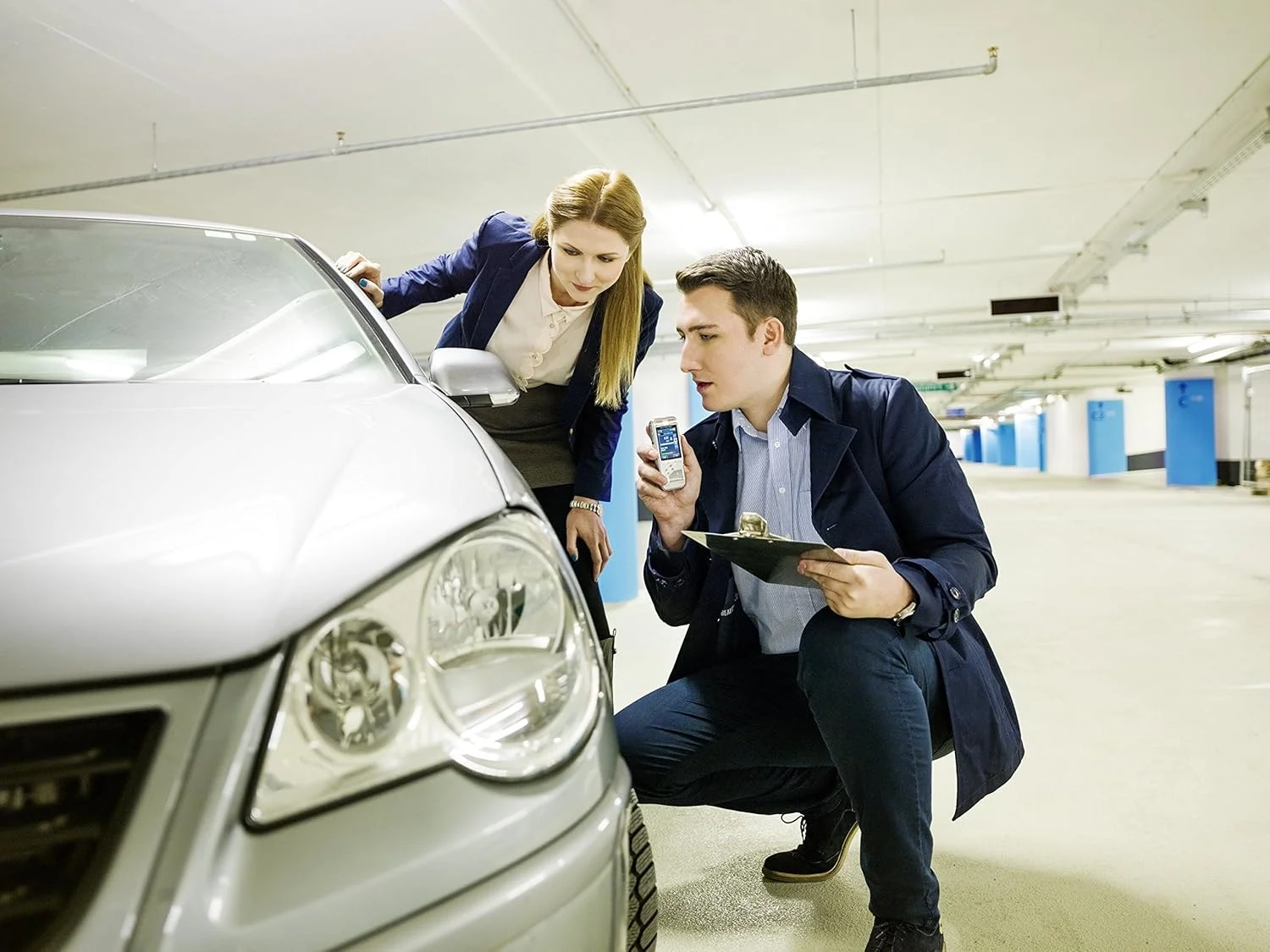 ضبط کننده صدای Philips Pocket Memo DVT8000/02 با سیستم میکروفون سه بعدی، باتری قابل شارژ و یادداشت برداری دیجیتال