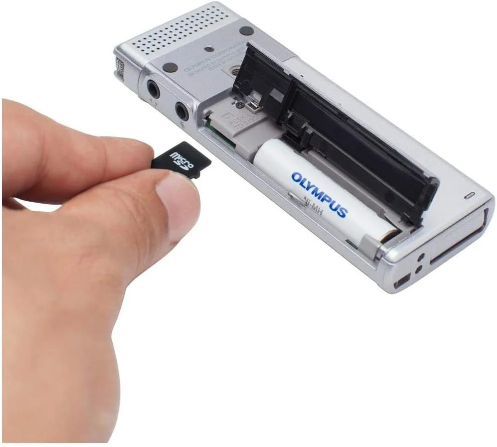 ضبط کننده صدای OLYMPUS OM SYSTEM DM-720 با 4 گیگابایت حافظه، اسلات میکرو SD، شارژ USB، اتصال مستقیم به کامپیوتر، حالت رونویسی، نقره ای ضبط کننده صدای OLYMPUS OM SYSTEM DM-720 با 4 گیگابایت حافظه، اسلات میکرو SD، شارژ USB، اتصال مستقیم به کامپیوتر، حالت رونویسی، نقره ای