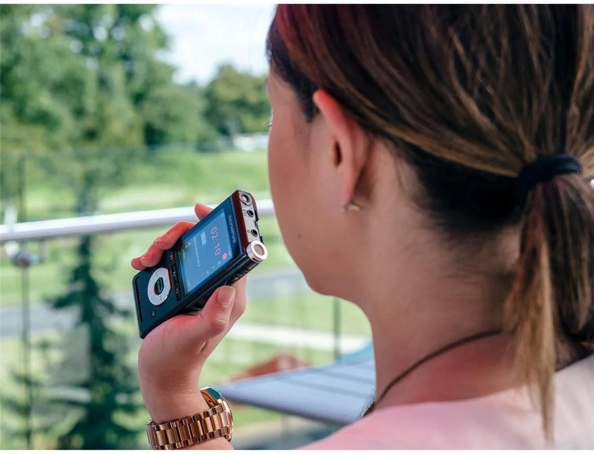 دستگاه ضبط صدای دیجیتال OM SYSTEM Digital Solutions DS-2600، باتری های قابل شارژ، کیف و نرم افزار دیکته Digital Solutions، مشکی