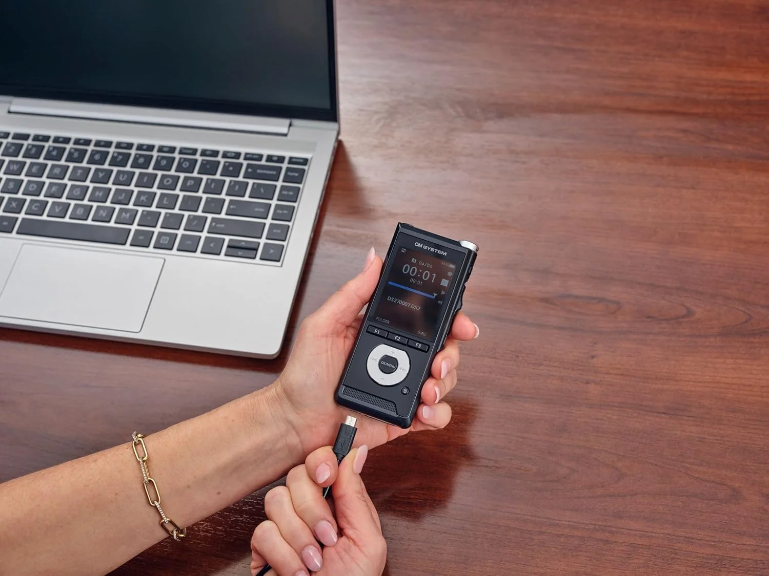 دستگاه ضبط صدای دیجیتال OM SYSTEM DS-2700 (نرم افزار دیکته ODMS R8 برای کامپیوتر ویندوز) دستگاه ضبط صدای دیجیتال OM SYSTEM DS-2700 (نرم افزار دیکته ODMS R8 برای کامپیوتر ویندوز)