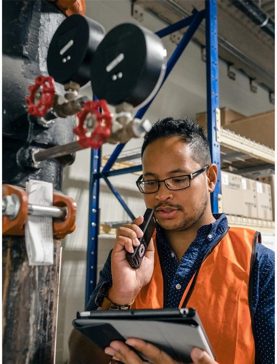 دستگاه ضبط صدای دیجیتال OM SYSTEM Digital Solutions DS-2600، باتری های قابل شارژ، کیف و نرم افزار دیکته Digital Solutions، مشکی