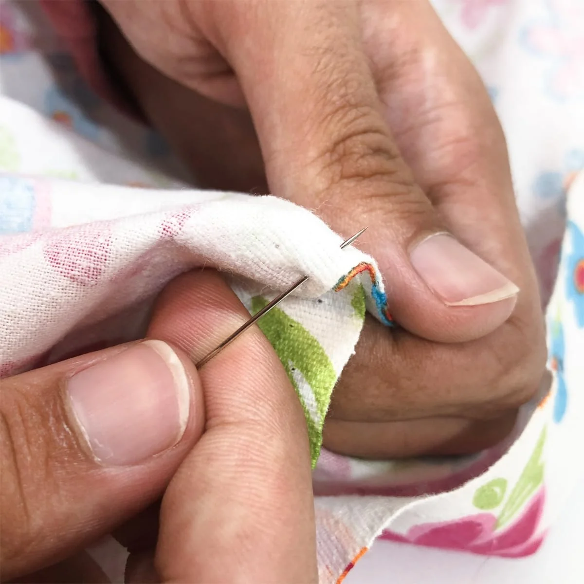 جعبه مداد رنگی JYC CREATIVE با 24 سوزن خیاطی برای خیاطی، روکش کردن، پارچه، تکه دوزی، لباس، خیاطی دستی و صنایع دستی، پروژه های نساجی، فولاد ضد زنگ (سبز 242) جعبه مداد رنگی JYC CREATIVE با 24 سوزن خیاطی برای خیاطی، روکش کردن، پارچه، تکه دوزی، لباس، خیاطی دستی و صنایع دستی، پروژه های نساجی، فولاد ضد زنگ (سبز 242)