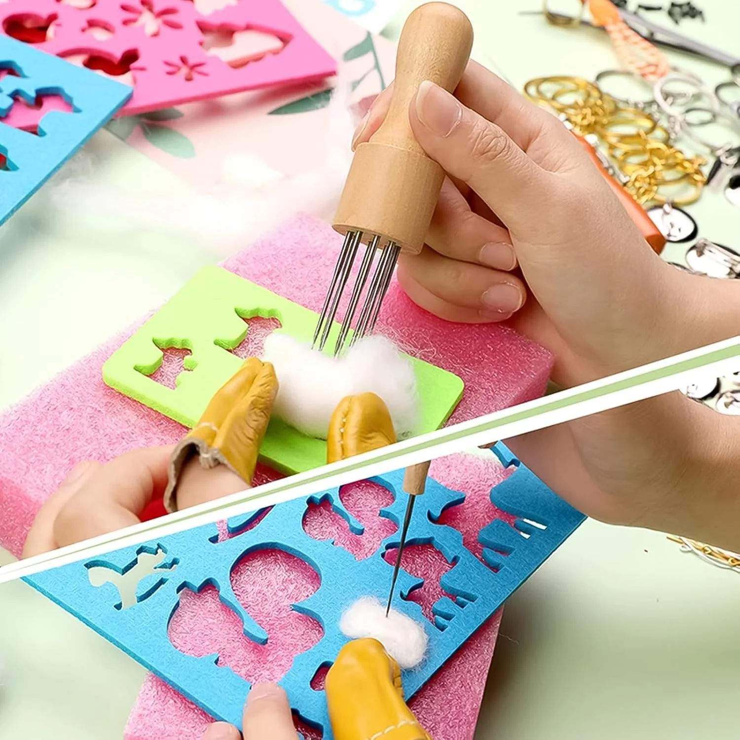 ست نمد دوزی YUDAWN، ست سوزن نمد دوزی 38 تکه، ست ابزار نمد دوزی پشمی، ست مبتدی نمد دوزی، لوازم جانبی نمد دوزی با پد فوم انگشتی و سوزن در 3 اندازه برای نمد دوزی خشک ست نمد دوزی YUDAWN، ست سوزن نمد دوزی 38 تکه، ست ابزار نمد دوزی پشمی، ست مبتدی نمد دوزی، لوازم جانبی نمد دوزی با پد فوم انگشتی و سوزن در 3 اندازه برای نمد دوزی خشک