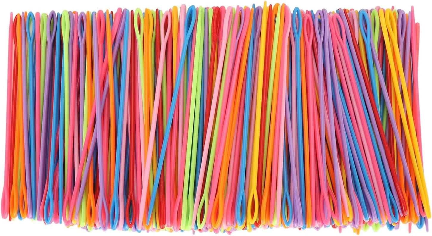 سوزن های خیاطی پلاستیکی Vomeko 1000 عددی، 15 سانتی متری با چشم بزرگ، رنگارنگ، بادوام، سوزن های ایمنی بندکشی، سوزن لحاف دوزی، سوزن های خیاطی پلاستیکی، سوزن های ملیله دوزی، برای بافت صنایع دستی DIY