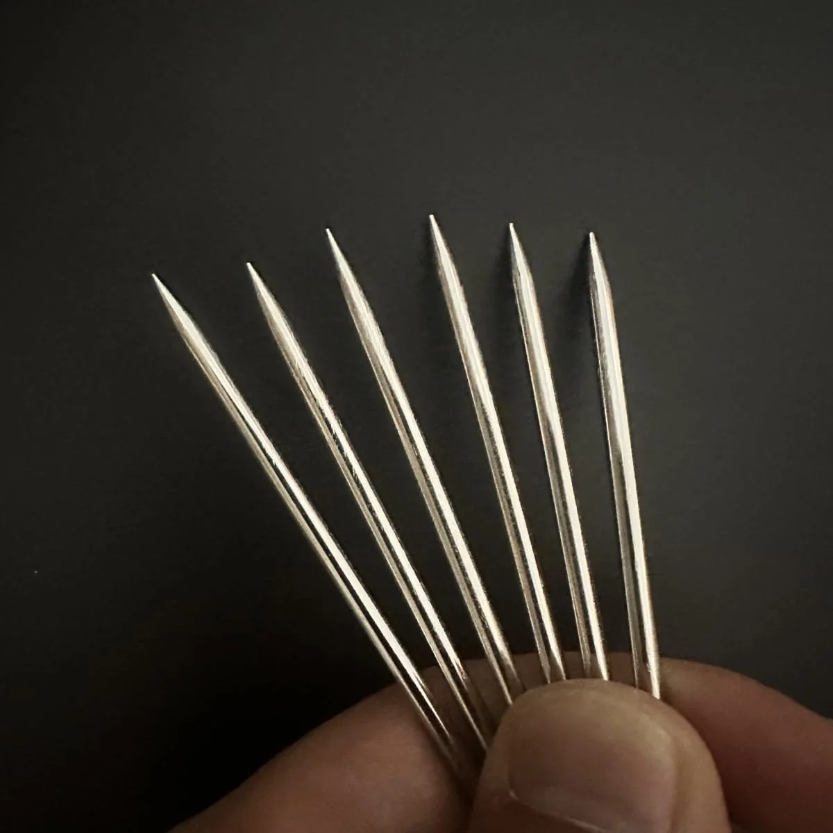 سوزن اثاثه یا لوازم داخلی حرفه ای با ضخامت 3 میلی متر، سوزن های خیاطی دستی چشم بزرگ برای پروژه های دوخت و صنایع دستی. (12 اینچ X 1)