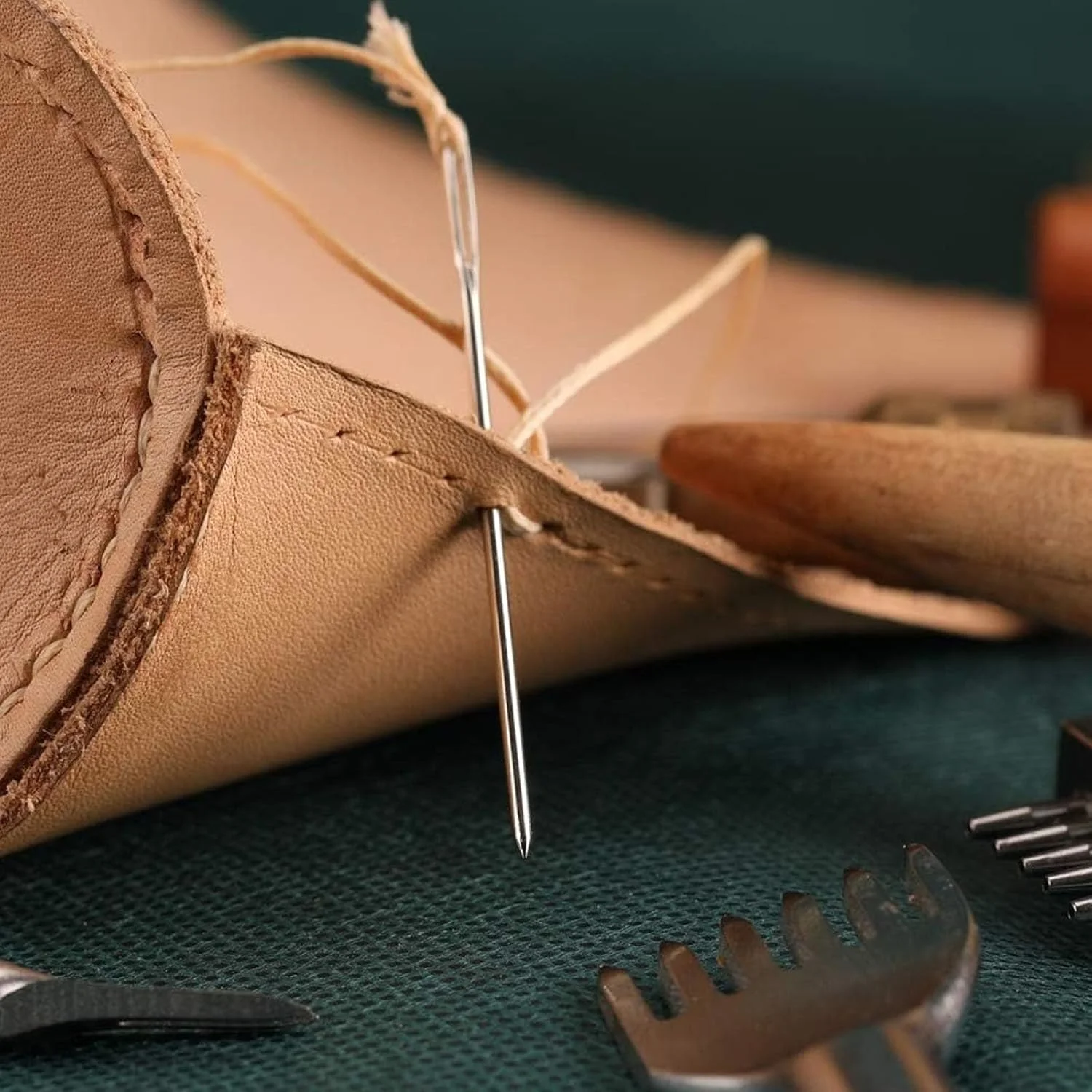 ست 30 عددی سوزن خیاطی با 1 لوله چوبی برای نگهداری، سوزن های خیاطی با سوراخ بزرگ، سوزن های گلدوزی، سوزن رفو، سوزن پشمی برای خیاطی، 5 سایز سوزن خیاطی فولادی برای کاردستی خیاطی دستی ست 30 عددی سوزن خیاطی با 1 لوله چوبی برای نگهداری، سوزن های خیاطی با سوراخ بزرگ، سوزن های گلدوزی، سوزن رفو، سوزن پشمی برای خیاطی، 5 سایز سوزن خیاطی فولادی برای کاردستی خیاطی دستی