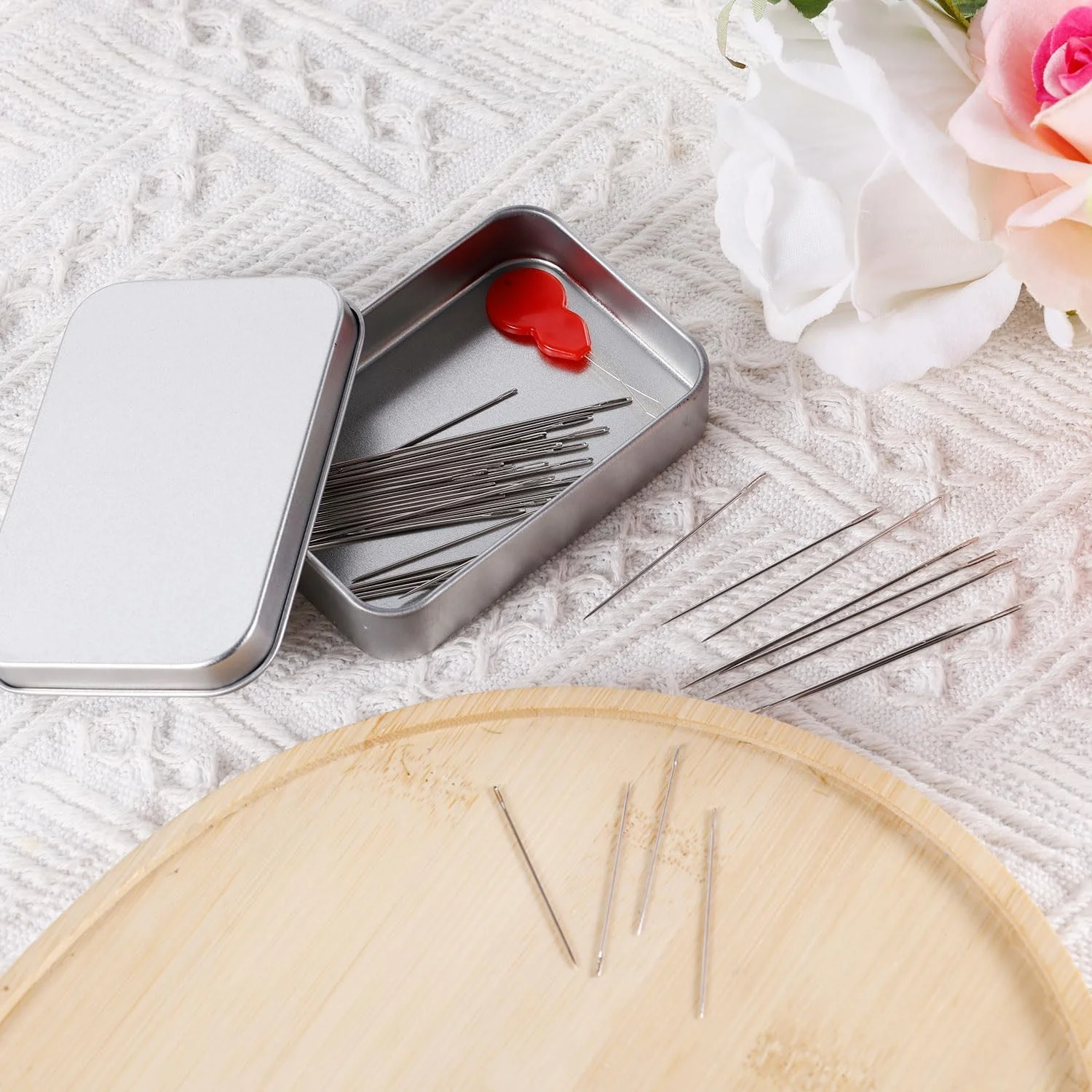 مجموعه سوزن خیاطی NQEUEPN شامل 40 عدد سوزن خیاطی دستی چشم بزرگ در 7 سایز، سوزن های استیل ضد زنگ به همراه سوزن نخ کن، سوزن های لحاف دوزی، سوزن های گلدوزی برای کارهای دستی