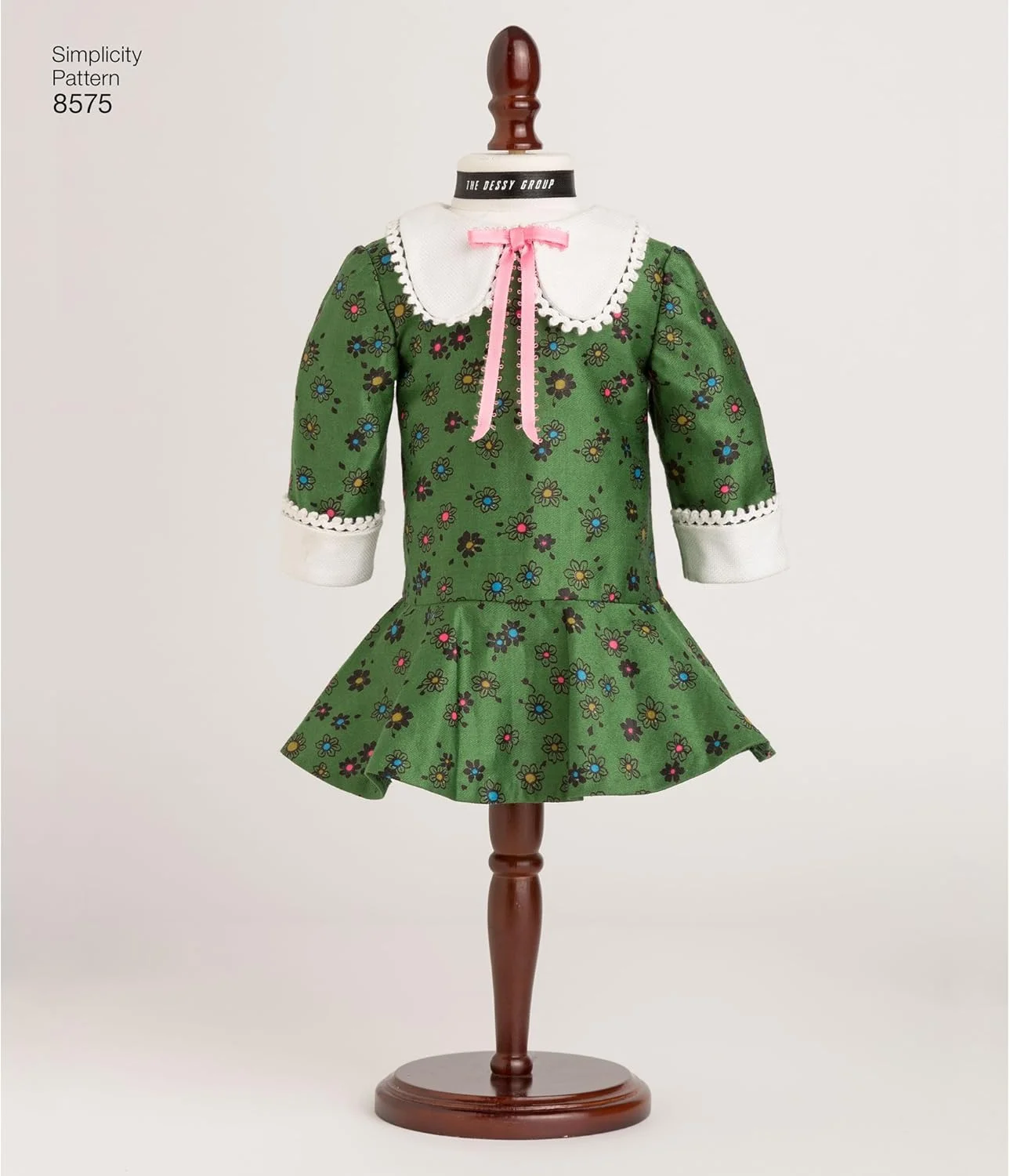 الگوی خیاطی سادگی 8575 لباس عروسک 18 اینچی، کاغذی، سفید، OS (تک سایز)