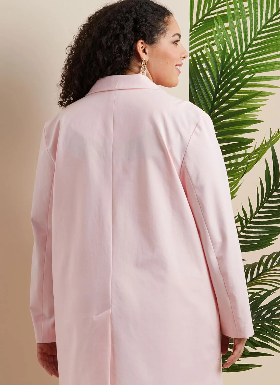 الگوی خیاطی کت بلیزر بدون آستر و شلوارک دامن گشاد زنانه Simplicity SS3142W2، کد طراحی S3142، سایزهای 20W-22W-24W-26W-28W الگوی خیاطی کت بلیزر بدون آستر و شلوارک دامن گشاد زنانه Simplicity SS3142W2، کد طراحی S3142، سایزهای 20W-22W-24W-26W-28W