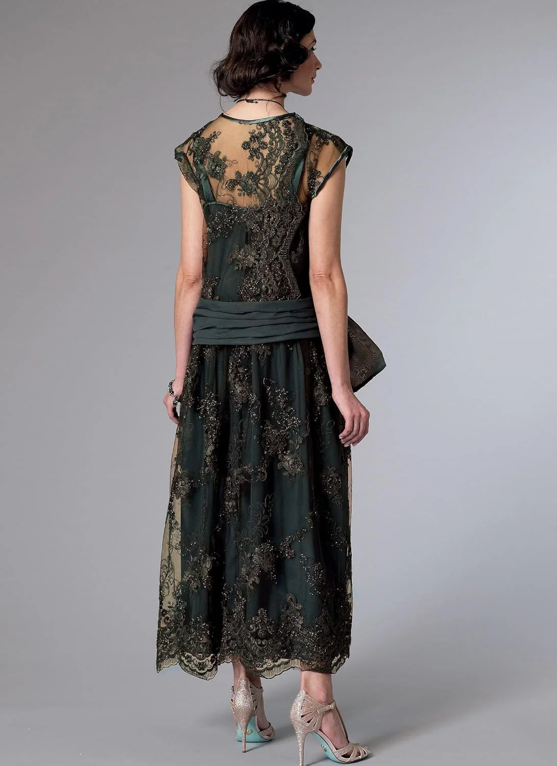 الگوهای خیاطی باتریک مدل Butterick 6399 A5 لباس زنانه چند رنگ، سایزهای 6-14 الگوهای خیاطی باتریک مدل Butterick 6399 A5 لباس زنانه چند رنگ، سایزهای 6-14