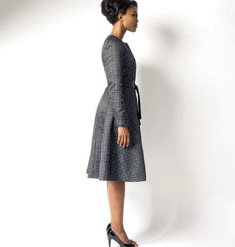 الگوهای خیاطی Butterick B5966 B5 مخصوص کت/پالتو و کمربند زنانه، سفید الگوهای خیاطی Butterick B5966 B5 مخصوص کت/پالتو و کمربند زنانه، سفید