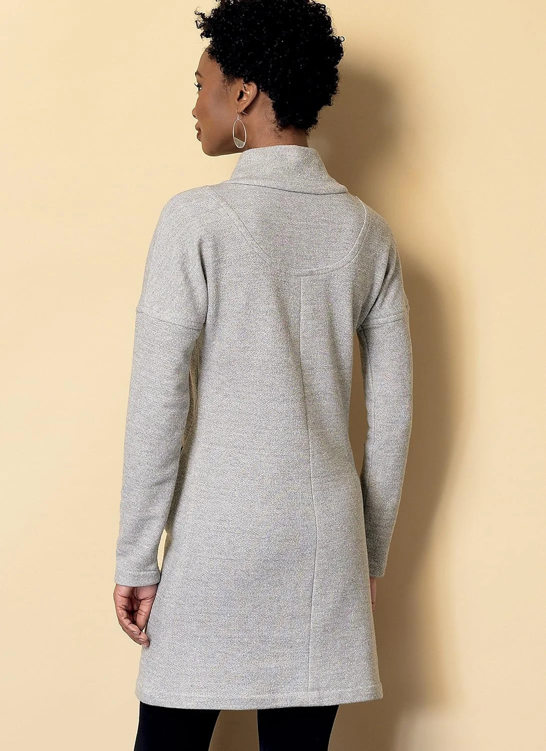 الگوهای خیاطی Butterick 6388 ZZ، جلیقه زنانه، تاپ، پیراهن و شلوار، سایز بزرگ تا خیلی بزرگ، کاغذی، چند رنگ، 17 x 0.5 x 22 سانتی متر الگوهای خیاطی Butterick 6388 ZZ، جلیقه زنانه، تاپ، پیراهن و شلوار، سایز بزرگ تا خیلی بزرگ، کاغذی، چند رنگ، 17 x 0.5 x 22 سانتی متر