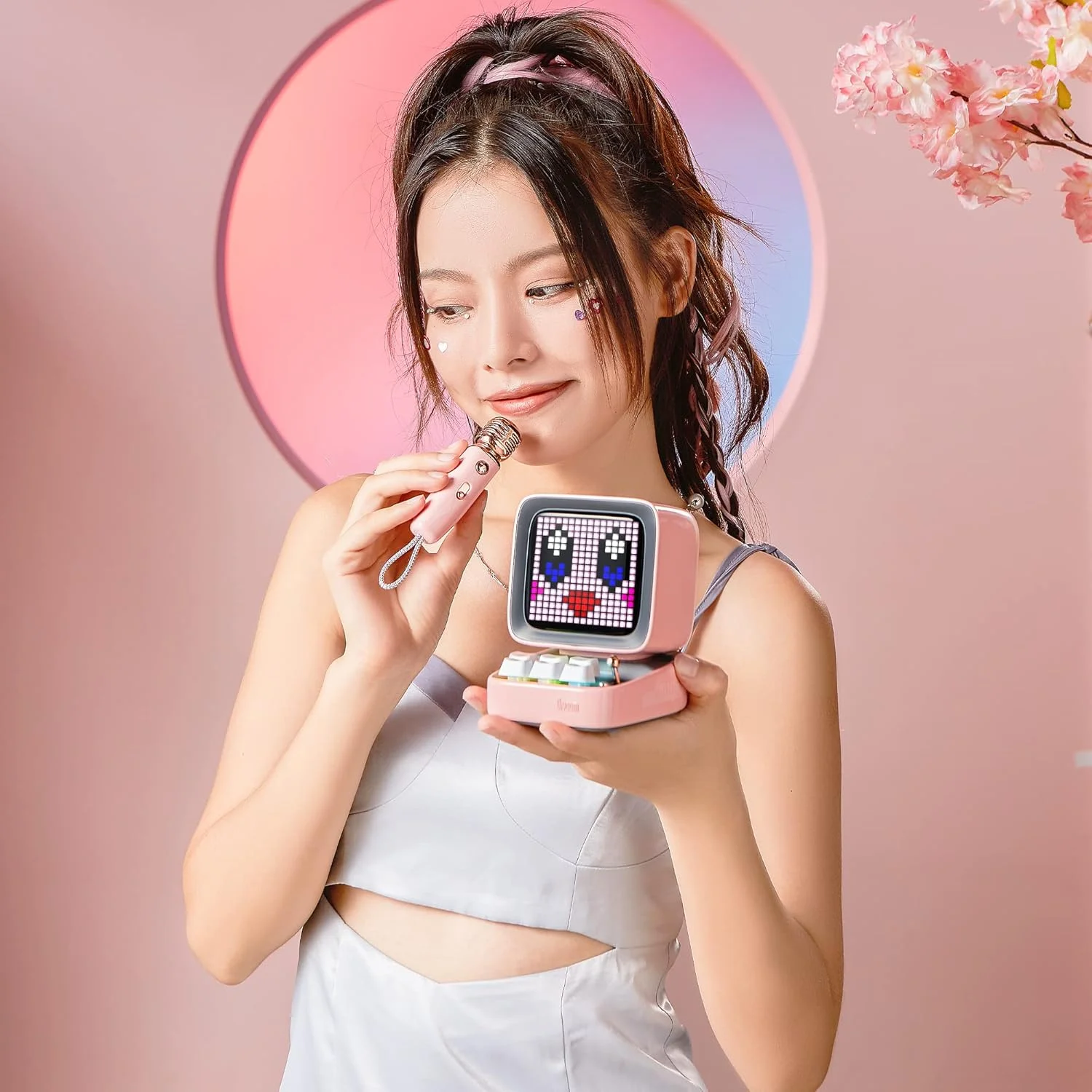 اسپیکر بلوتوثی قابل حمل Divoom Ditoo-Mic Pixel Art LED با میکروفون کارائوکه بی سیم، صفحه نمایش کنترل شده با برنامه، صفحه کلید RGB، بازی ها، آلارم برای بزرگسالان/کودکان، مهمانی خانگی. اسپیکر بلوتوثی قابل حمل Divoom Ditoo-Mic Pixel Art LED با میکروفون کارائوکه بی سیم، صفحه نمایش کنترل شده با برنامه، صفحه کلید RGB، بازی ها، آلارم برای بزرگسالان/کودکان، مهمانی خانگی.