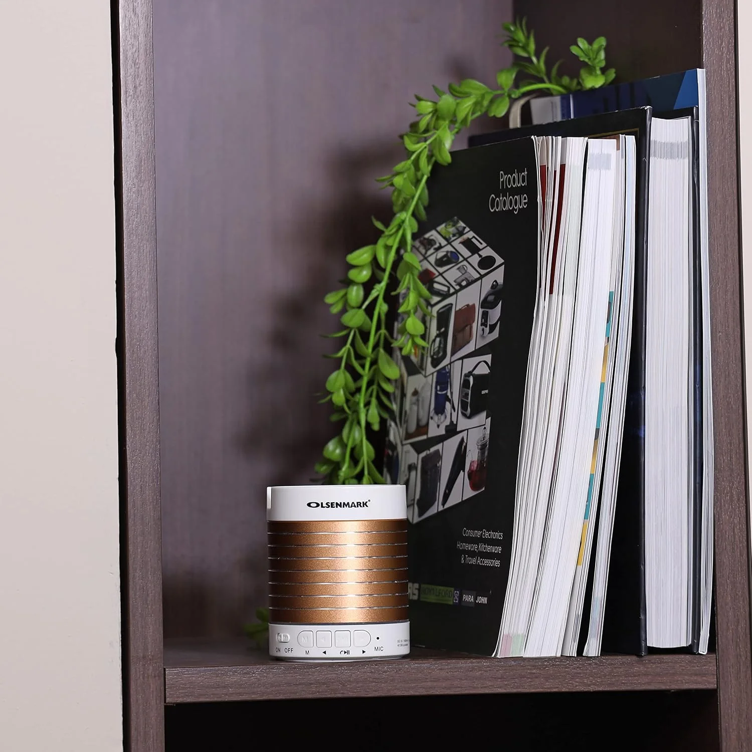 اسپیکر بلوتوثی قابل شارژ Olsenmark اسپیکر بلوتوثی قابل شارژ Olsenmark