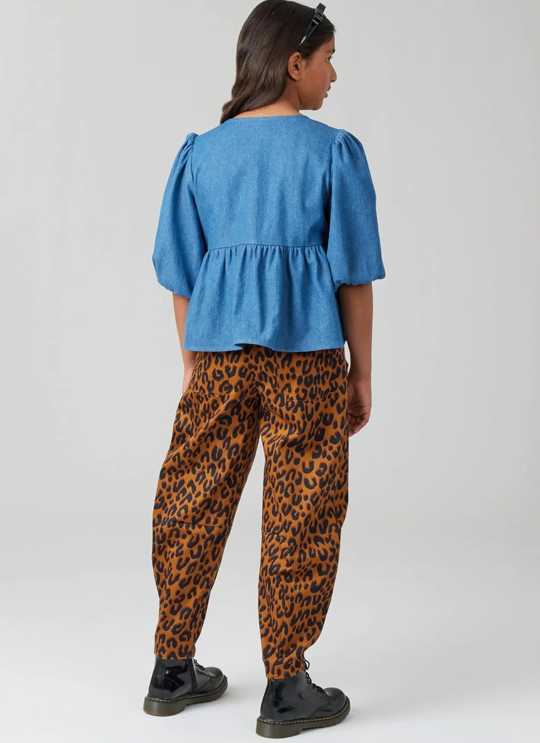 الگوی خیاطی آسان برای تاپ، پیراهن و شلوار بچگانه McCall's M8618HH، کد طراحی M8618، سایزهای 3-4-5-6 الگوی خیاطی آسان برای تاپ، پیراهن و شلوار بچگانه McCall's M8618HH، کد طراحی M8618، سایزهای 3-4-5-6