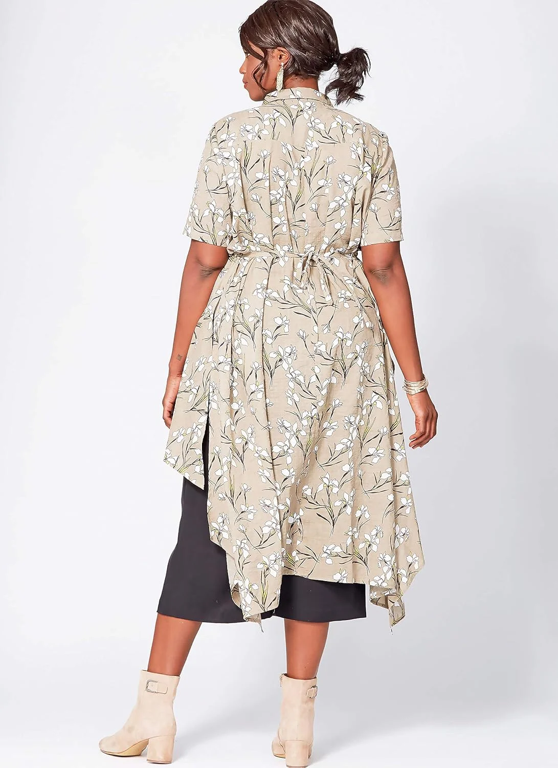 الگوهای خیاطی تونیک، تاپ و شلوار زنانه شرکت مک کال با طراحی خالیا علی، سایزهای 8-16 الگوهای خیاطی تونیک، تاپ و شلوار زنانه شرکت مک کال با طراحی خالیا علی، سایزهای 8-16