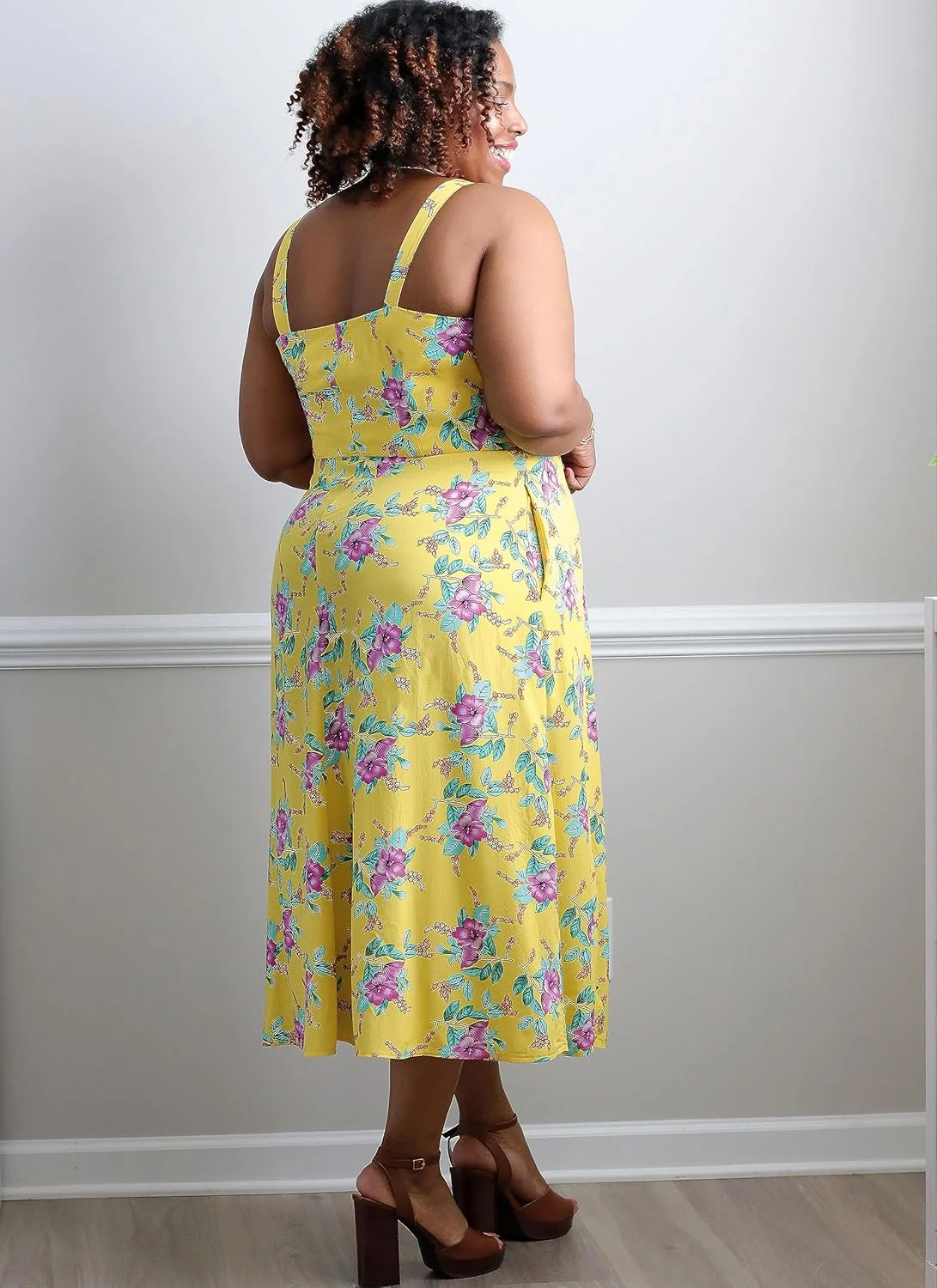 الگوی خیاطی لباس بندی زنانه McCall's Know Me، کد طراحی ME2040، سایزهای 20W-22W-24W-26W-28W الگوی خیاطی لباس بندی زنانه McCall's Know Me، کد طراحی ME2040، سایزهای 20W-22W-24W-26W-28W