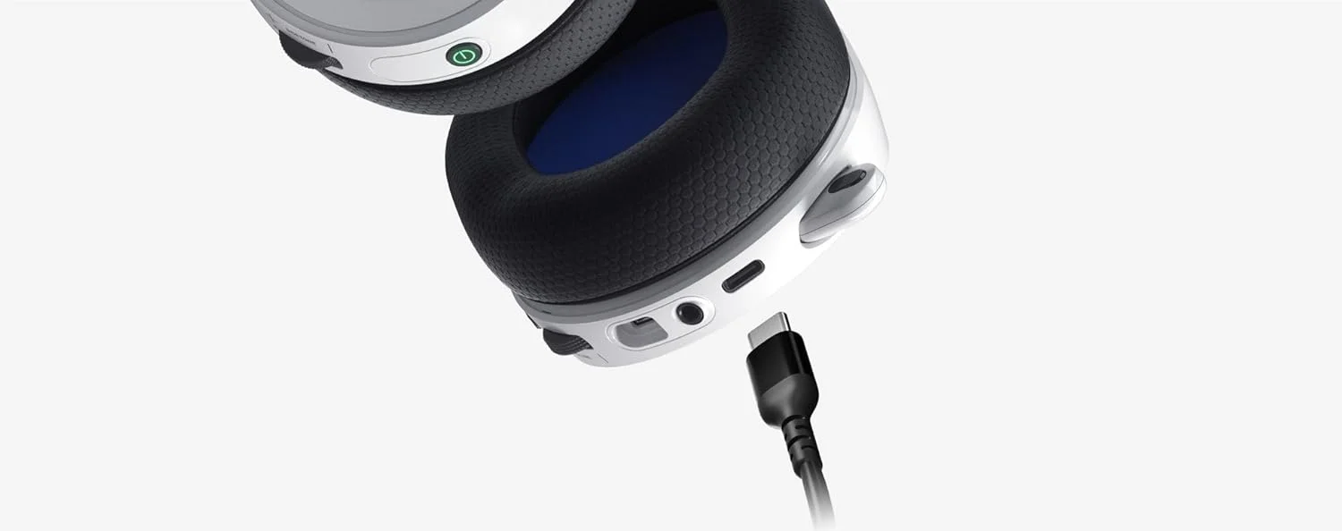 هدست گیمینگ وایرلس SteelSeries Arctis 7P+ مخصوص PS5 - 2.4 گیگاهرتز بدون افت کیفیت - صدای سه بعدی PlayStation Tempest - عمر باتری 30 ساعته - شارژ سریع USB-C - سازگار با PS4، PC، Switch و Android - سفید