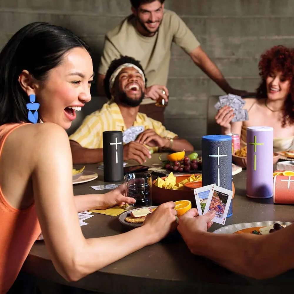 اسپیکر بلوتوثی قابل حمل ضد آب Ultimate Ears MEGABOOM 4 با صدای قدرتمند 360 درجه و بیس کوبنده، اسپیکر شناور با باتری 20 ساعته و برد 45 متری - مشکی اسپیکر بلوتوثی قابل حمل ضد آب Ultimate Ears MEGABOOM 4 با صدای قدرتمند 360 درجه و بیس کوبنده، اسپیکر شناور با باتری 20 ساعته و برد 45 متری - مشکی