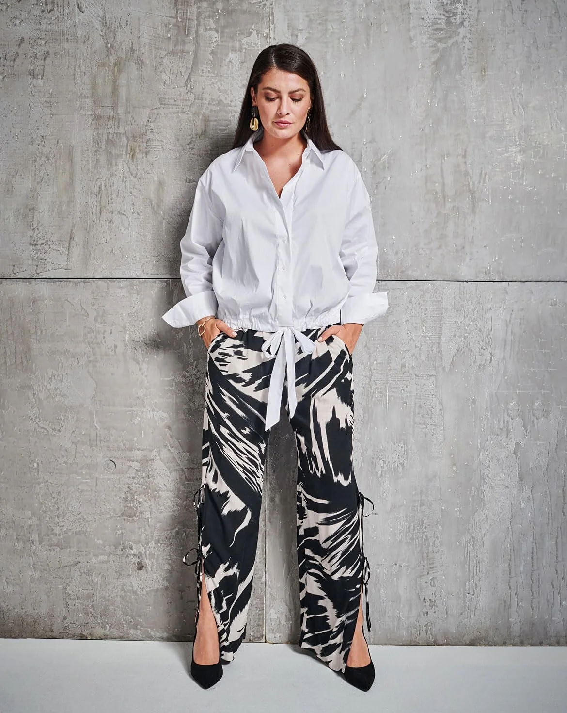 الگوی خیاطی بردا استایل شماره 5743، شلوار زنانه با چاک های بلند جانبی و شلوار کارگو با جیب های XL، سایز 36-46