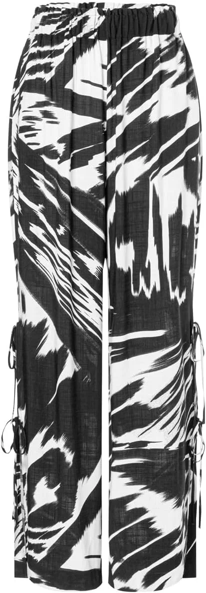 الگوی خیاطی بردا استایل شماره 5743، شلوار زنانه با چاک های بلند جانبی و شلوار کارگو با جیب های XL، سایز 36-46 الگوی خیاطی بردا استایل شماره 5743، شلوار زنانه با چاک های بلند جانبی و شلوار کارگو با جیب های XL، سایز 36-46