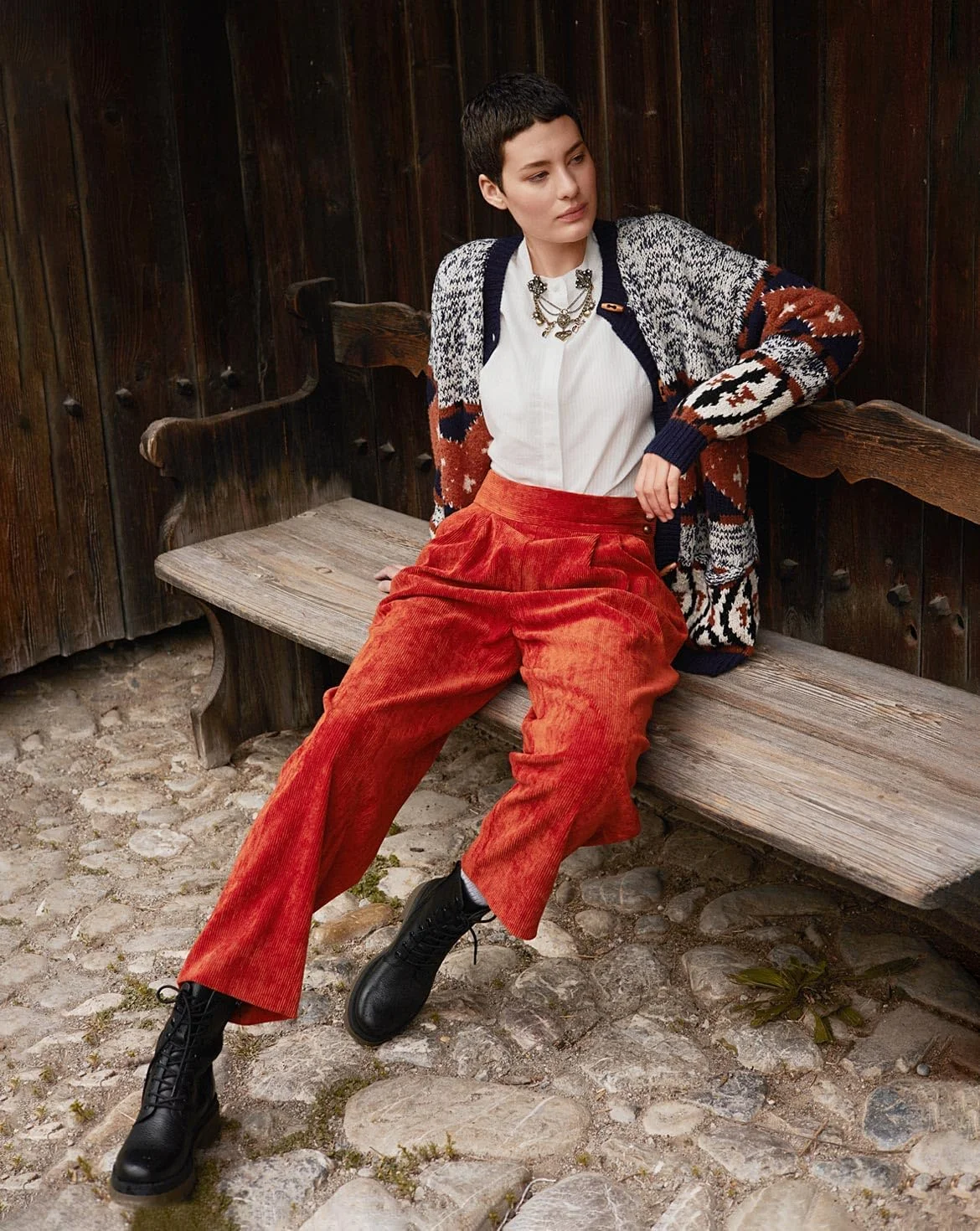 الگوی خیاطی بردا استایل شماره 5699، شلوار زنانه با جیب، سایزهای 36 تا 48 الگوی خیاطی بردا استایل شماره 5699، شلوار زنانه با جیب، سایزهای 36 تا 48