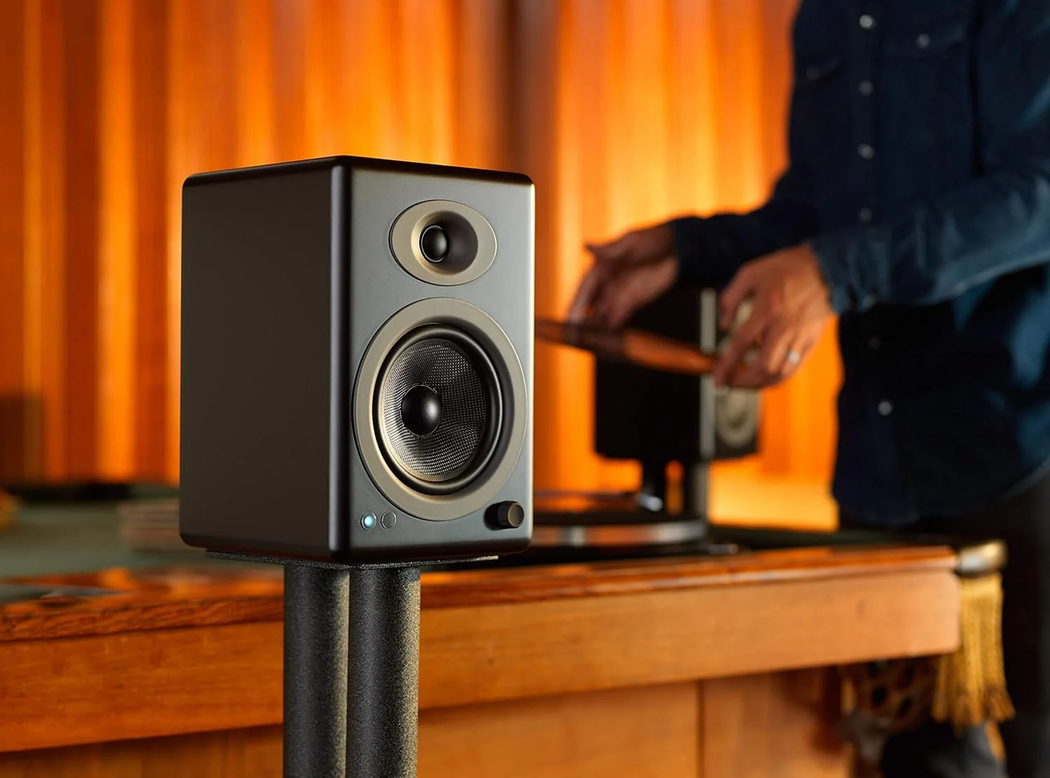 سیستم اسپیکر خانگی 150 واتی Audioengine A5 برای استودیوها، سینمای خانگی، قفسه کتاب و بازی سیستم اسپیکر خانگی 150 واتی Audioengine A5 برای استودیوها، سینمای خانگی، قفسه کتاب و بازی