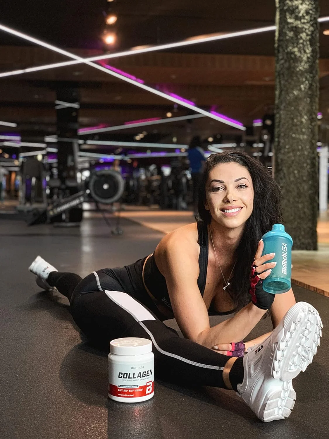 کلاژن BioTechUSA | کمپلکس اسید هیالورونیک و کلاژن | حاوی ویتامین C و E | سلامت و تغذیه پوست، 300 گرم، تمشک سیاه