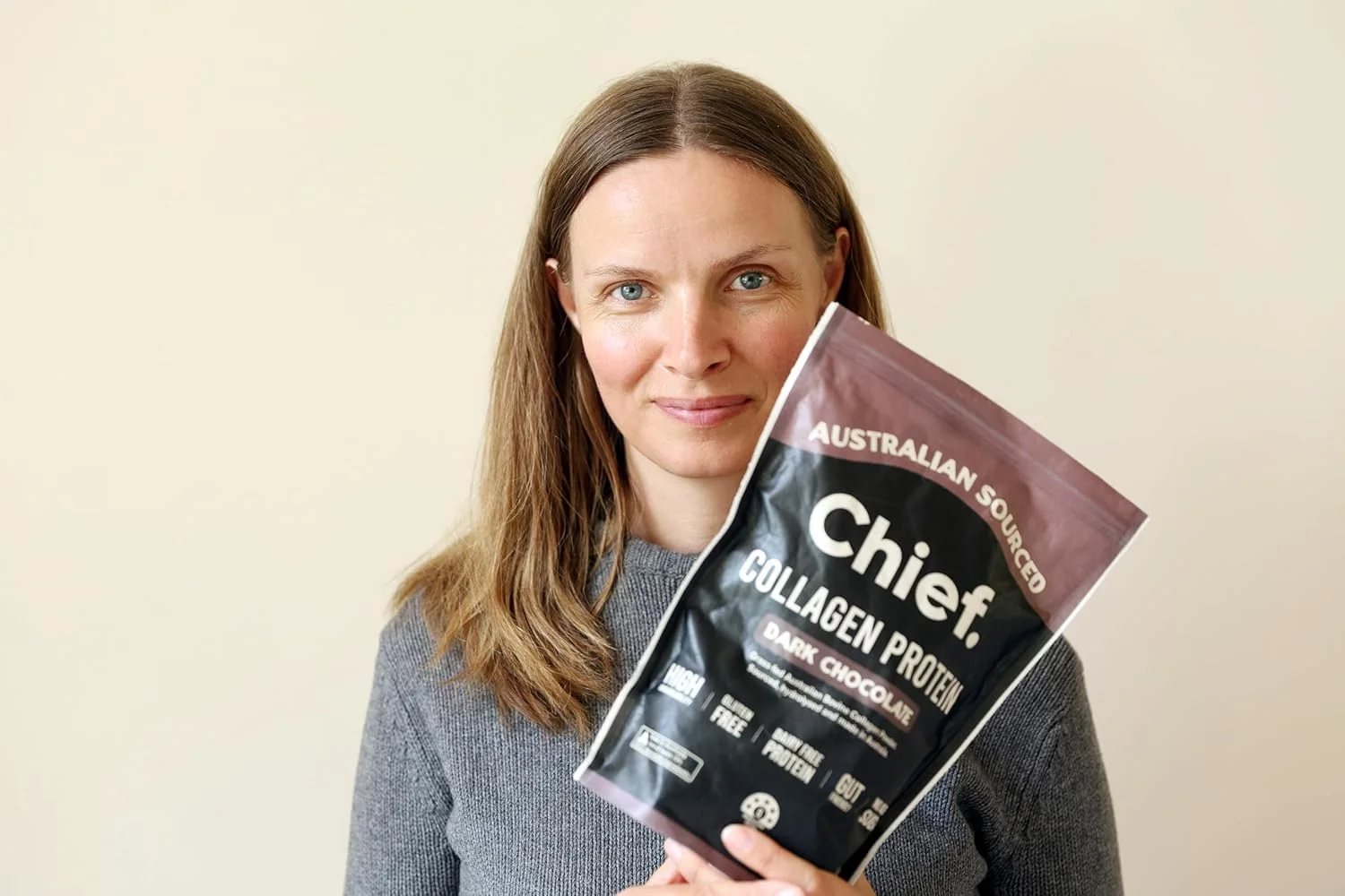 پودر پروتئین کلاژن شکلات تلخ تغذیه شده با علف Chief Nutrition، 450 گرم، 30 سروینگ پودر پروتئین کلاژن شکلات تلخ تغذیه شده با علف Chief Nutrition، 450 گرم، 30 سروینگ